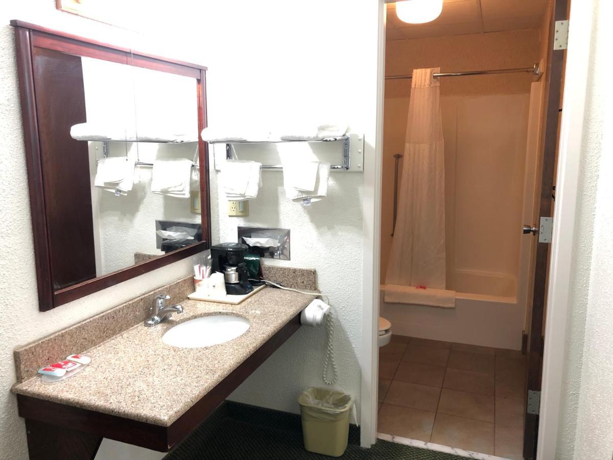 Econo Lodge Висконсин Рапидс Экстерьер фото