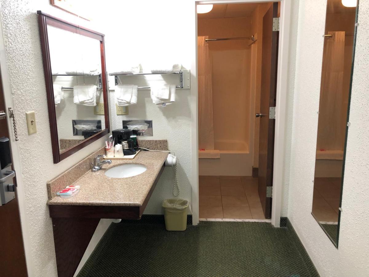 Econo Lodge Висконсин Рапидс Экстерьер фото