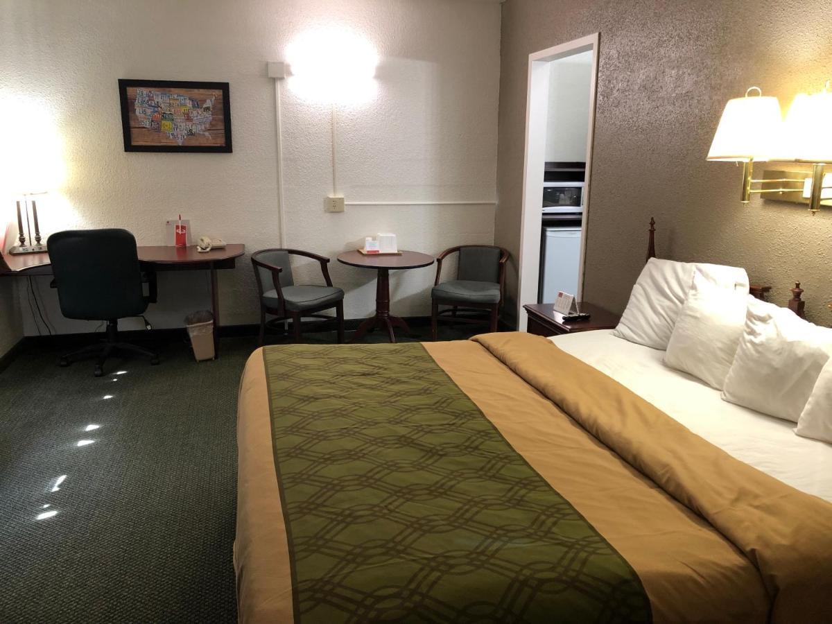 Econo Lodge Висконсин Рапидс Экстерьер фото