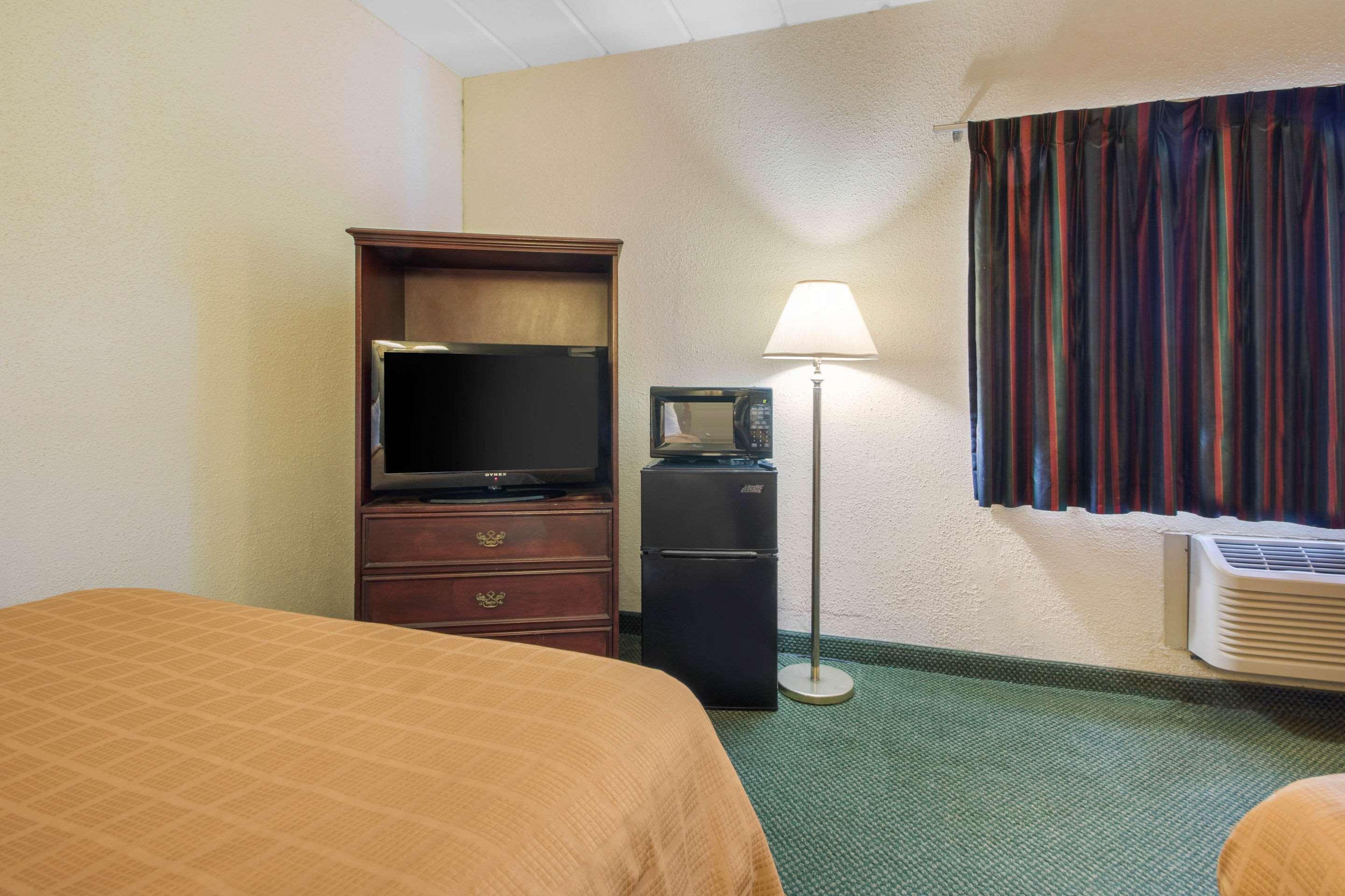 Econo Lodge Висконсин Рапидс Экстерьер фото