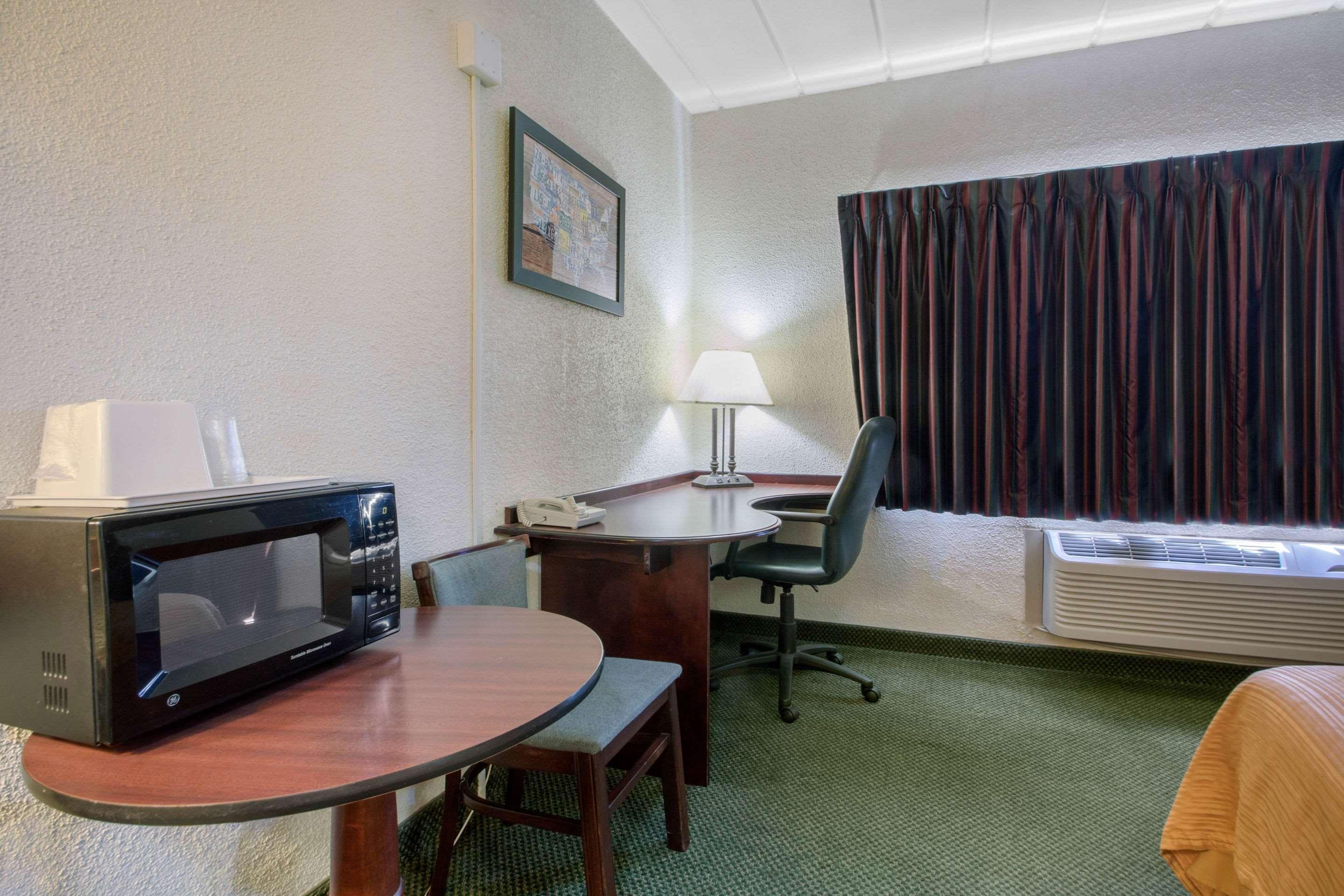 Econo Lodge Висконсин Рапидс Экстерьер фото