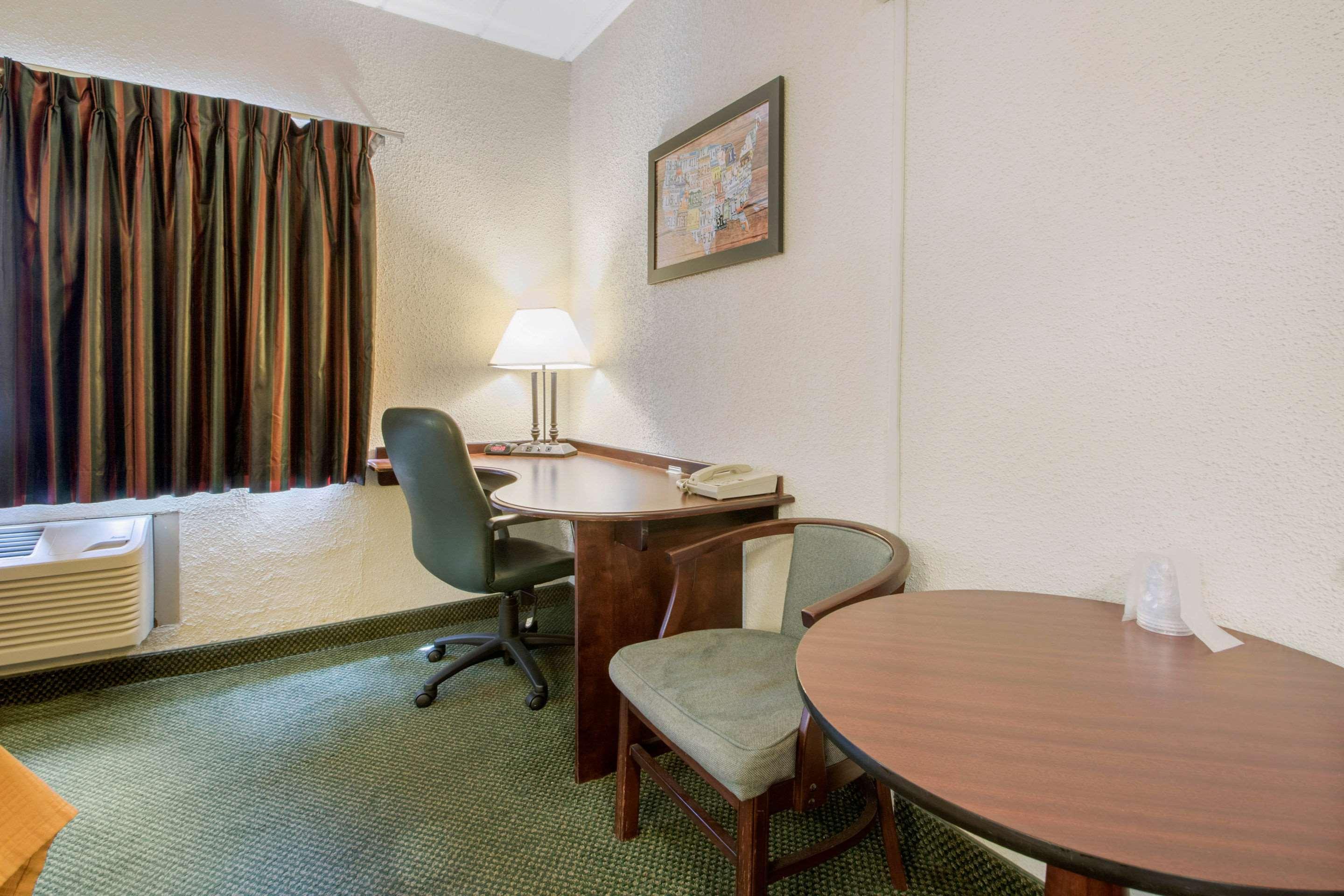 Econo Lodge Висконсин Рапидс Экстерьер фото