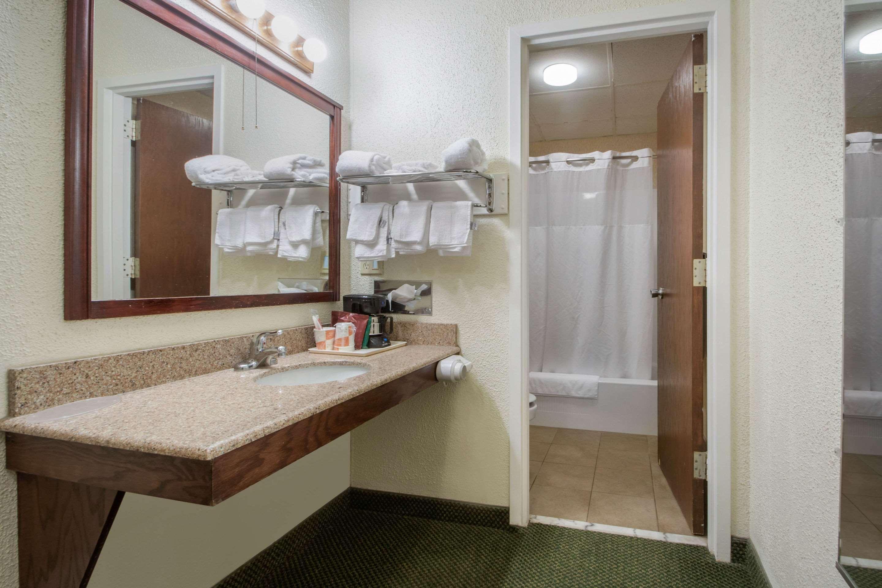 Econo Lodge Висконсин Рапидс Экстерьер фото