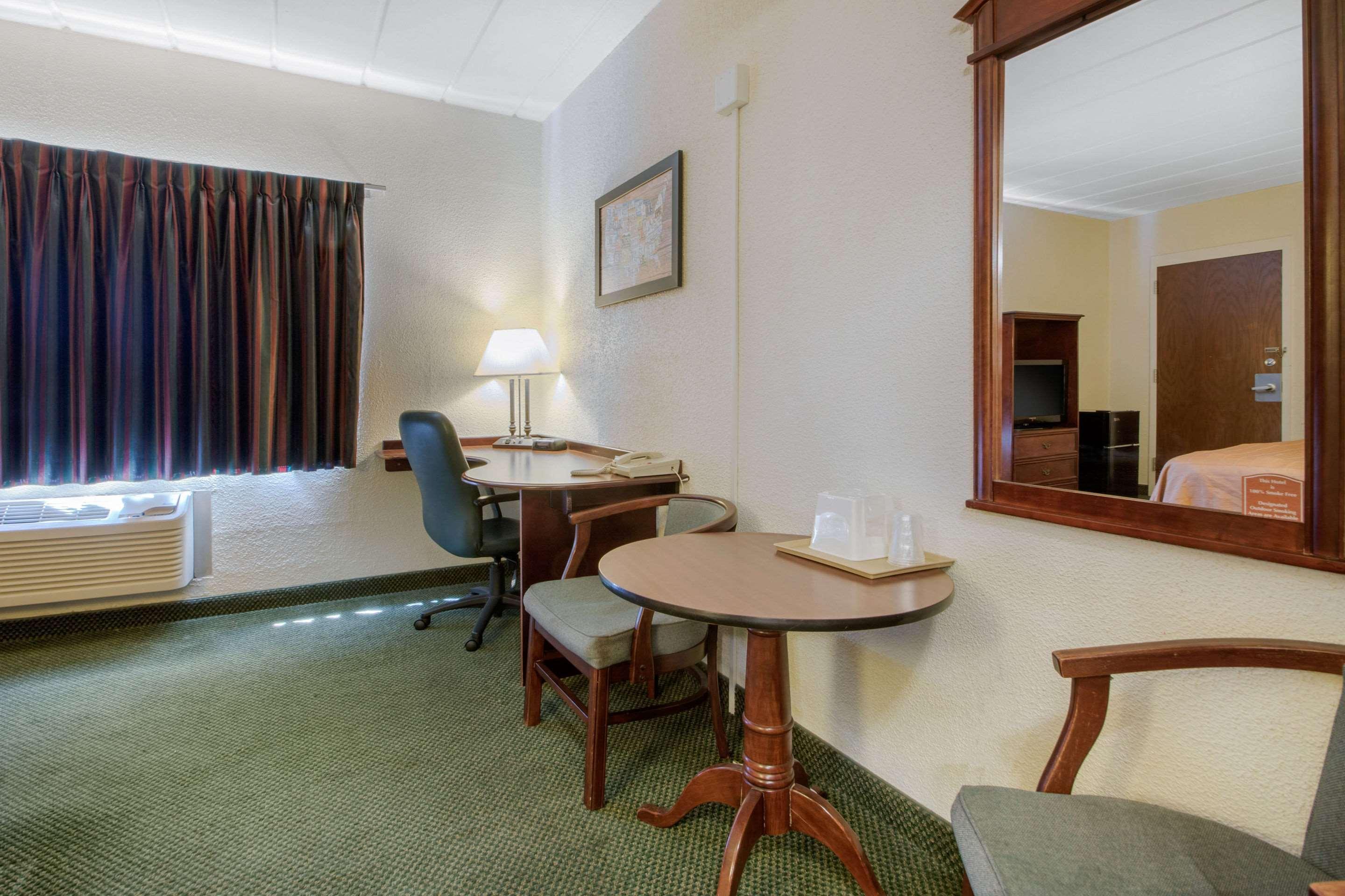 Econo Lodge Висконсин Рапидс Экстерьер фото