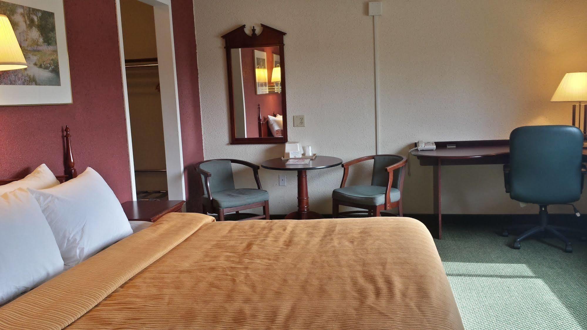 Econo Lodge Висконсин Рапидс Экстерьер фото