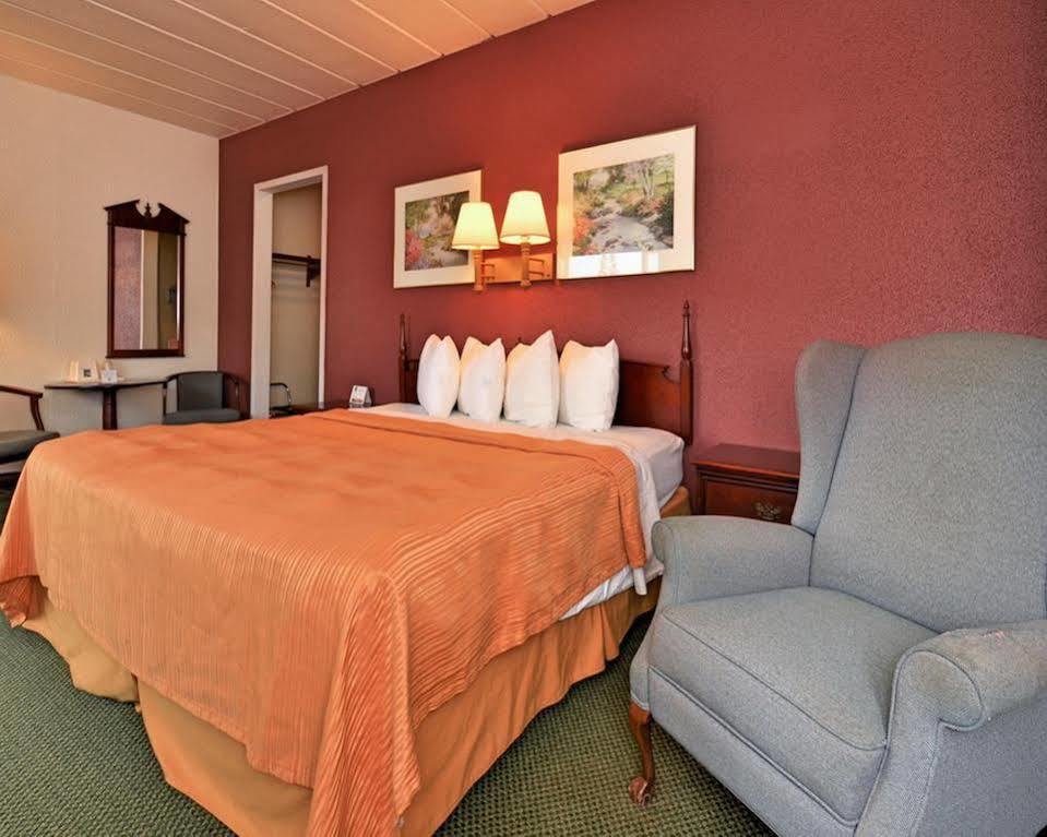 Econo Lodge Висконсин Рапидс Экстерьер фото